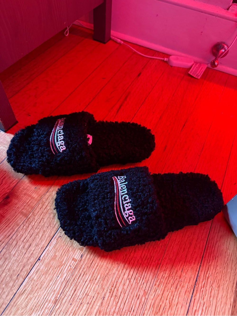 Balenciaga Black Shearling Logo Slide with Embroidered Stripe - Picture 4 of 4